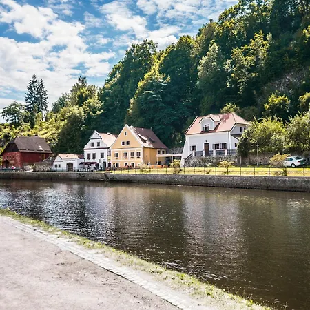 伏尔塔瓦童话故事酒店 3* Český Krumlov